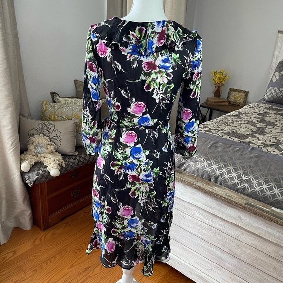 100% Silk Milly Black & Floral wrap dress! - Picture 5 of 9